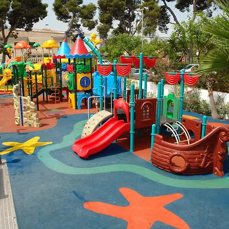 Feriested La Marina Resort